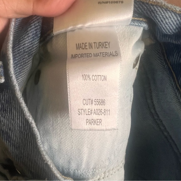 Agolde Distressed Frayed Hem Button Fly Jean Shorts Size 27 - Picture 8 of 8